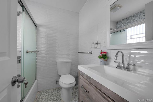 109-39 194th Street, Saint Albans, NY 11412