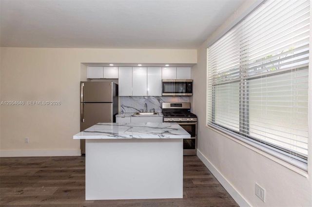1140 71st St 2, Miami Beach, FL 33141