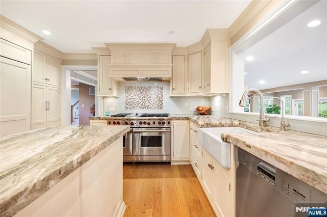 8 White Pine Road, Upper Saddle River, NJ 07458