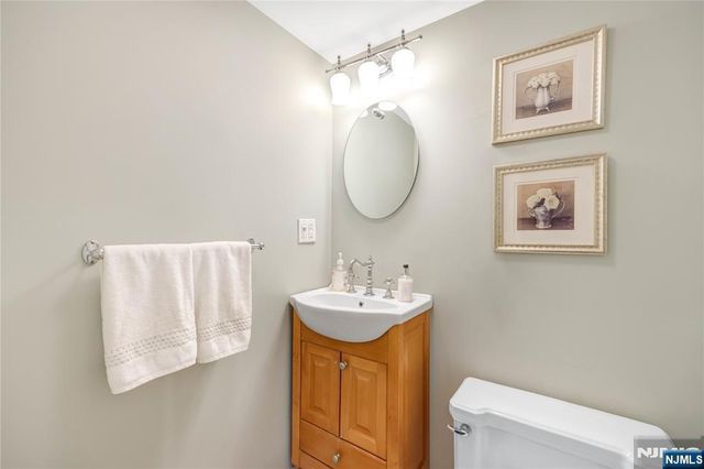 8 White Pine Road, Upper Saddle River, NJ 07458