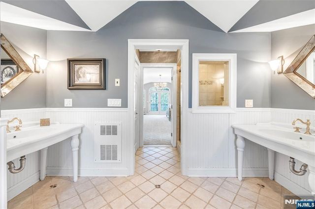 8 White Pine Road, Upper Saddle River, NJ 07458