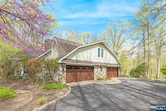 8 White Pine Road, Upper Saddle River, NJ 07458