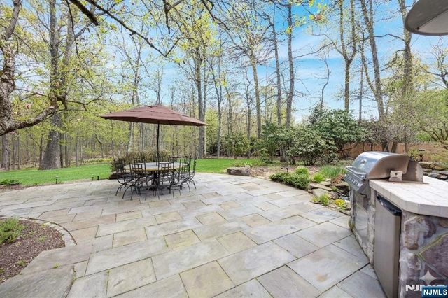 8 White Pine Road, Upper Saddle River, NJ 07458