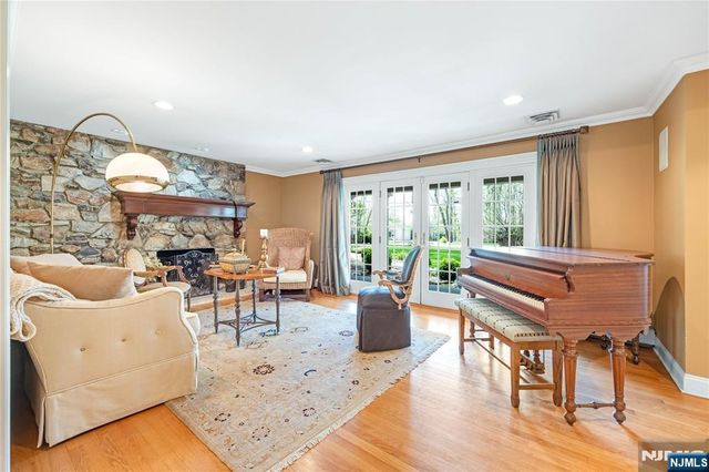 8 White Pine Road, Upper Saddle River, NJ 07458