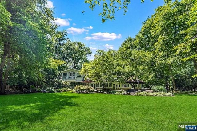 8 White Pine Road, Upper Saddle River, NJ 07458