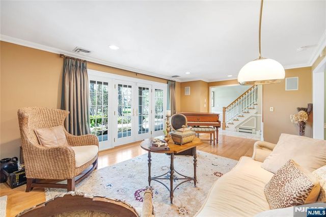 8 White Pine Road, Upper Saddle River, NJ 07458