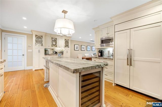 8 White Pine Road, Upper Saddle River, NJ 07458