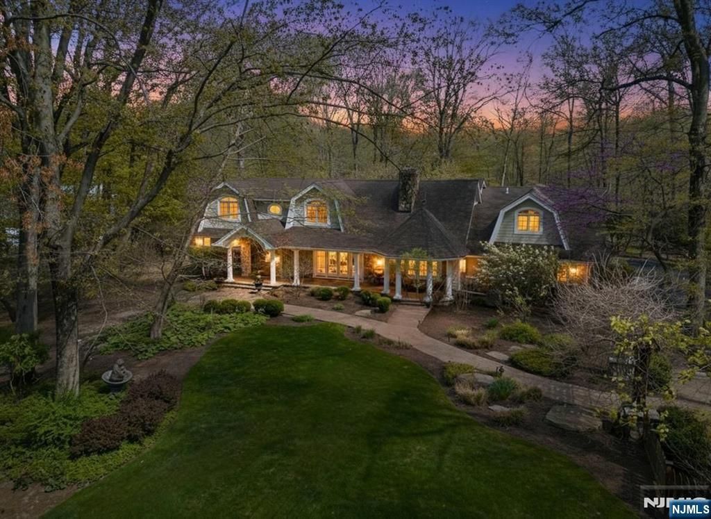 8 White Pine Road, Upper Saddle River, NJ 07458