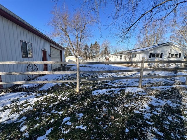 1755 E Carleton Road, Adrian, MI 49221