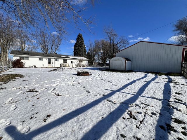 1755 E Carleton Road, Adrian, MI 49221