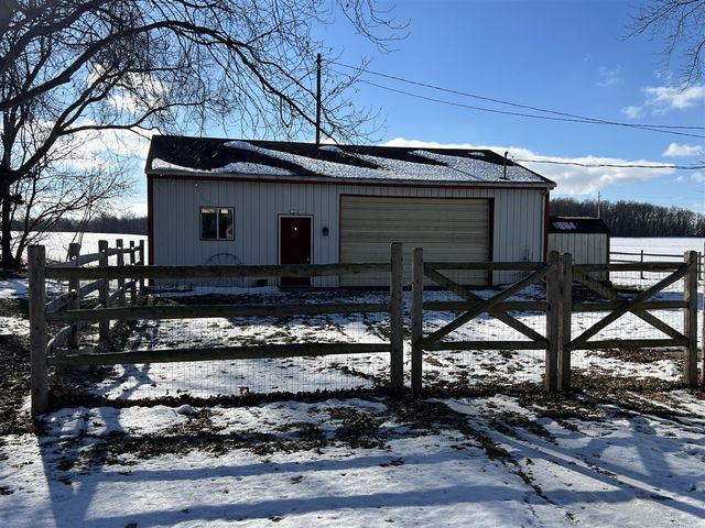 1755 E Carleton Road, Adrian, MI 49221