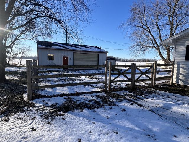 1755 E Carleton Road, Adrian, MI 49221