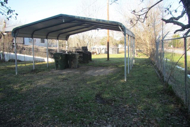 11 Harmon Creek Drive, Huntsville, TX 77320