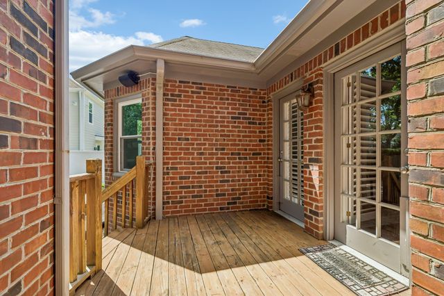 230 Harding Pl, Nashville, TN 37205
