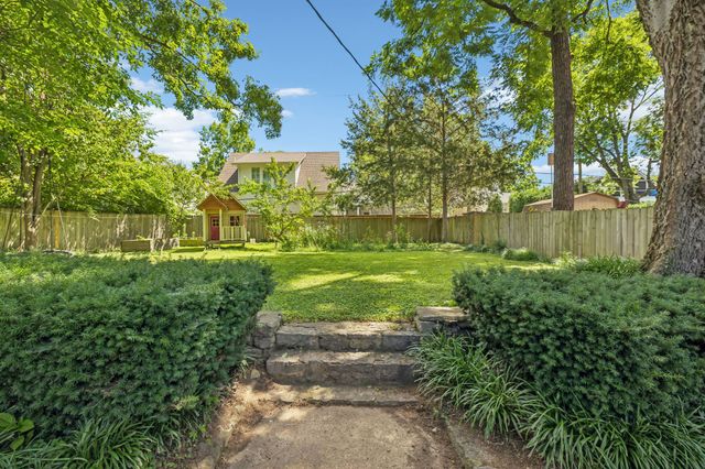 230 Harding Pl, Nashville, TN 37205