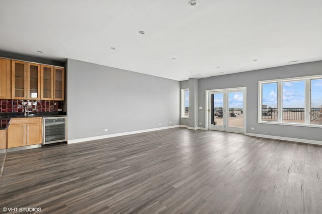 1 Renaissance Place 3PH, Palatine, IL 60067