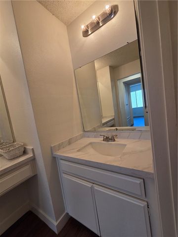 600 W 3rd, Santa Ana, CA 92701