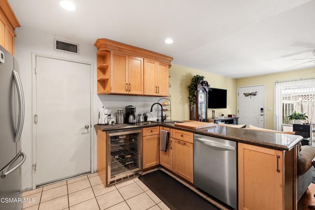 988 Vallejo Avenue, Simi Valley, CA 93065