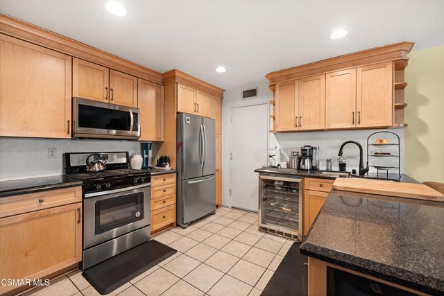 988 Vallejo Avenue, Simi Valley, CA 93065