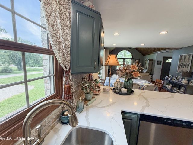 325 Dawson Hill Rd, Taylorsville, KY 40071