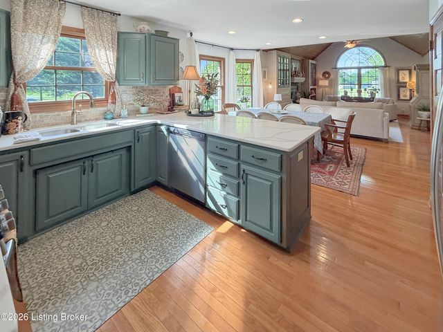 325 Dawson Hill Rd, Taylorsville, KY 40071