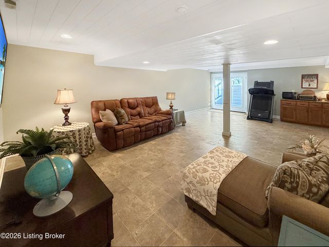 325 Dawson Hill Rd, Taylorsville, KY 40071