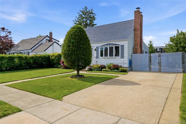 40 Lombardi Place, Amityville, NY 11701