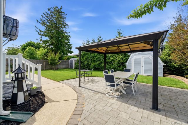 40 Lombardi Place, Amityville, NY 11701