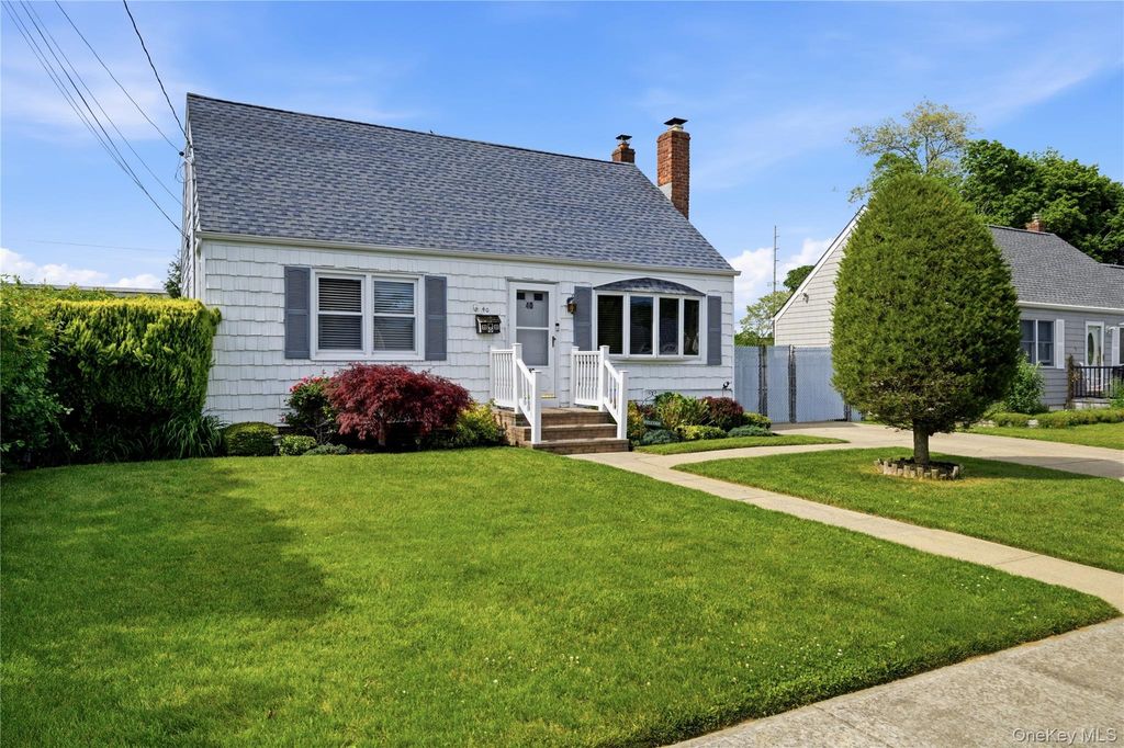 40 Lombardi Place, Amityville, NY 11701