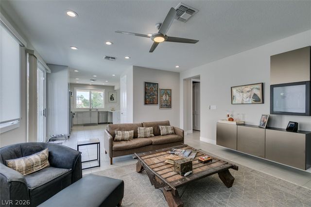 7999 Pinnacle Peak Avenue, Las Vegas, NV 89113