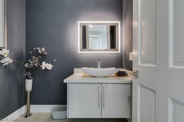 7999 Pinnacle Peak Avenue, Las Vegas, NV 89113