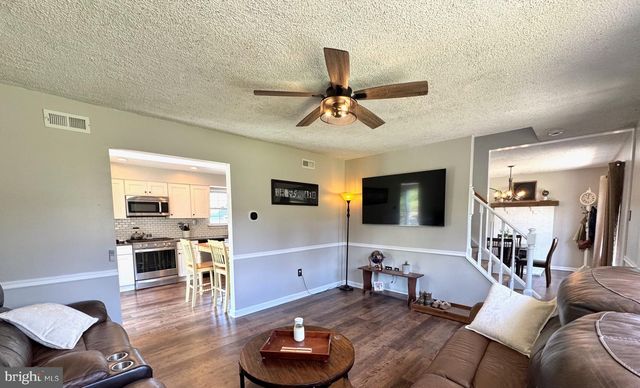 11 N CENTRAL AVE, Sicklerville, NJ 08081