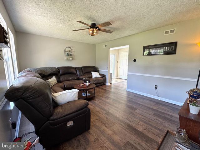 11 N CENTRAL AVE, Sicklerville, NJ 08081