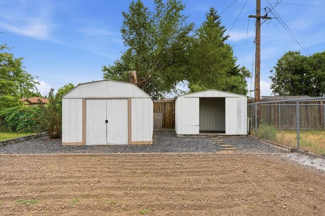 2015 N Vista Rd, Spokane, WA 99212