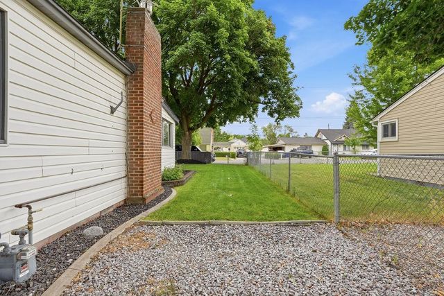 2015 N Vista Rd, Spokane, WA 99212