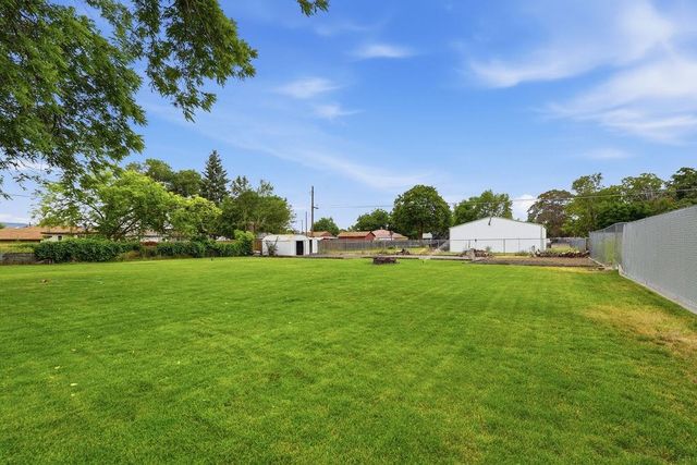 2015 N Vista Rd, Spokane, WA 99212