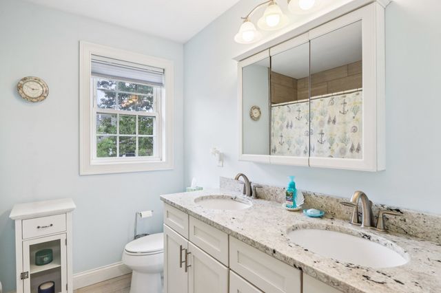 2 Starfish Way A, Salisbury, MA 01952