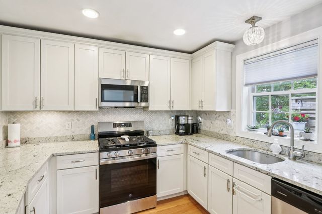 2 Starfish Way A, Salisbury, MA 01952