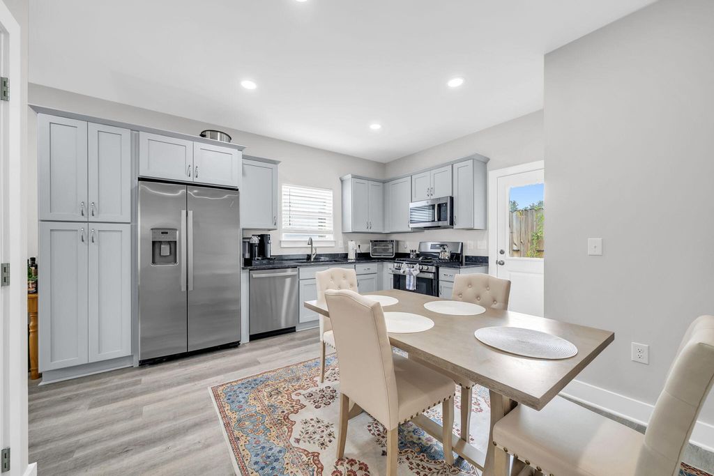 Image 11 of property listing at 108 Penny Lane, Valparaiso, FL 32580