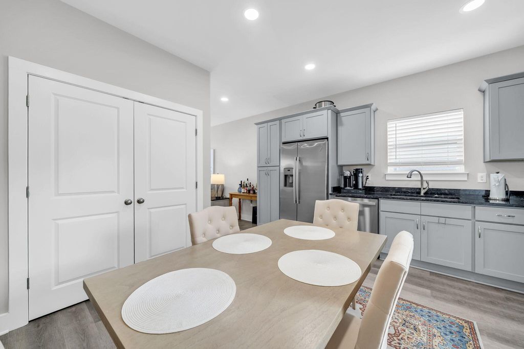 Image 13 of property listing at 108 Penny Lane, Valparaiso, FL 32580