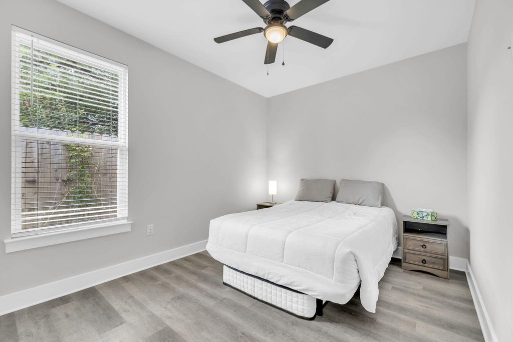 Image 20 of property listing at 108 Penny Lane, Valparaiso, FL 32580