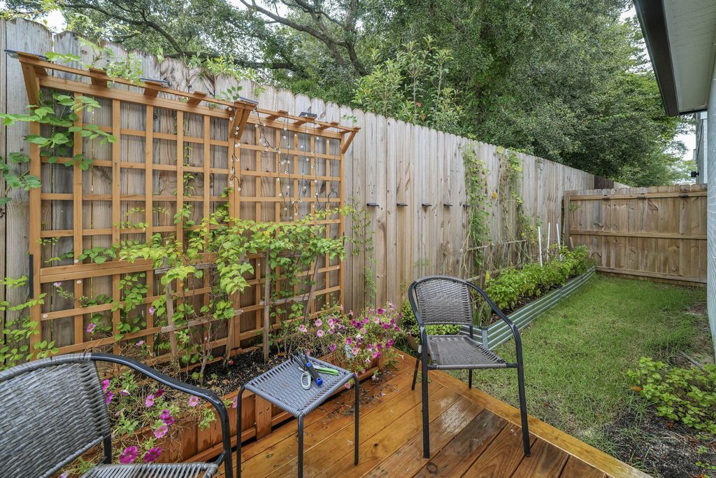Image 23 of property listing at 108 Penny Lane, Valparaiso, FL 32580