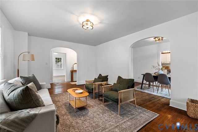 702 Irving St, Farmville, VA 23901