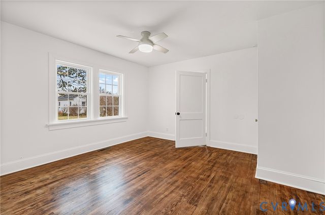 702 Irving St, Farmville, VA 23901