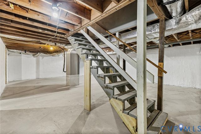 702 Irving St, Farmville, VA 23901