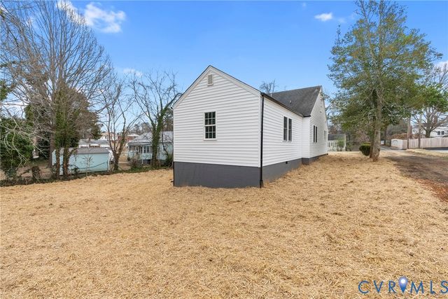 702 Irving St, Farmville, VA 23901