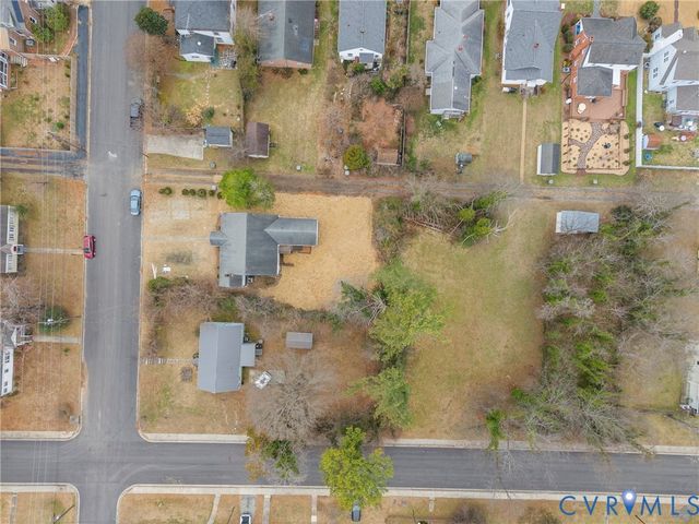 702 Irving St, Farmville, VA 23901