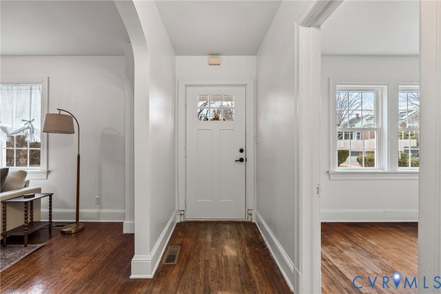 702 Irving St, Farmville, VA 23901