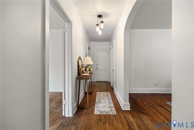 702 Irving St, Farmville, VA 23901