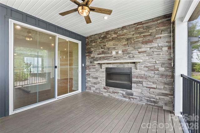 963 Portrush Lane, Tega Cay, SC 29708